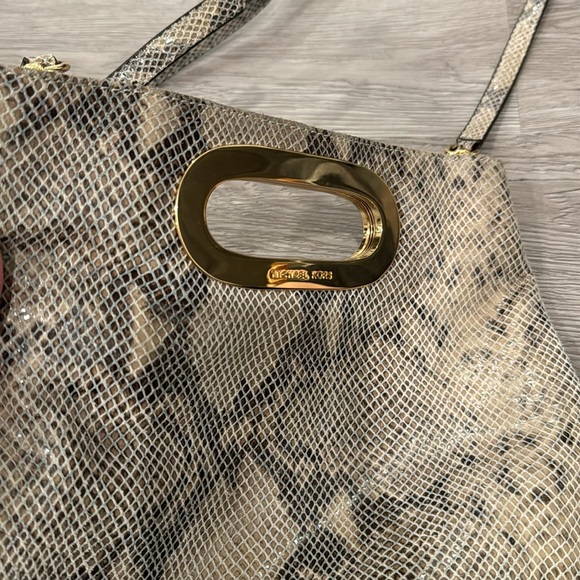 Michael Kors snakeskin cowboy bag with magnetic closure - Picture 6 of 10